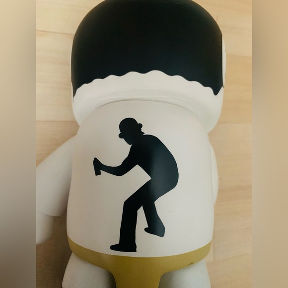 RARE!! Clockwork Orange inspired 8” Qee by Dr. Hofmann. Toy2r circa 2007! - Picture 8 of 9